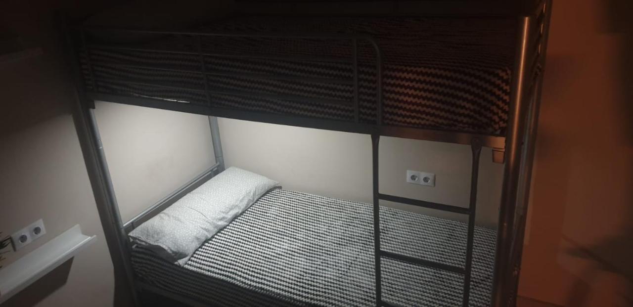 Traveller Host Vandrerhjem Madrid Eksteriør bilde